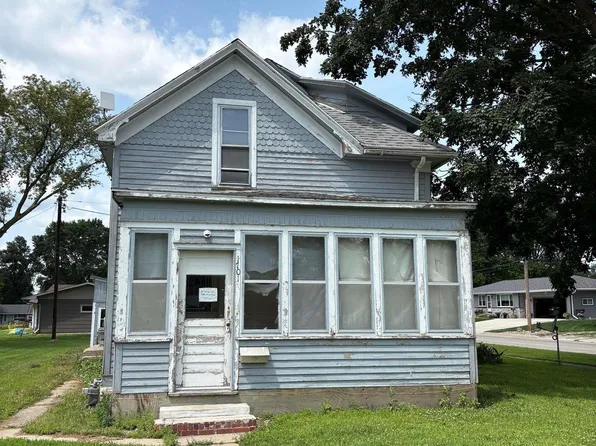 1701 Palmer St, Emmetsburg, IA 50536