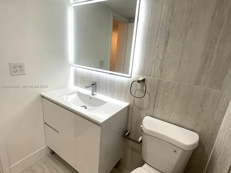 2450 NE 135th St #209 — Photo 17