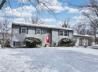 105 Emerald Cir, Rochester, NY 14623