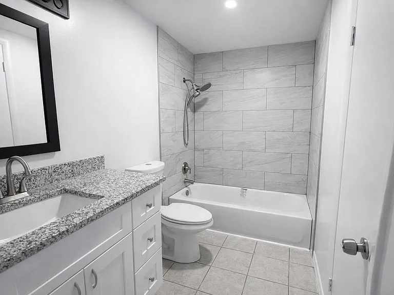 5010 Killarney Ave #B — Photo 4