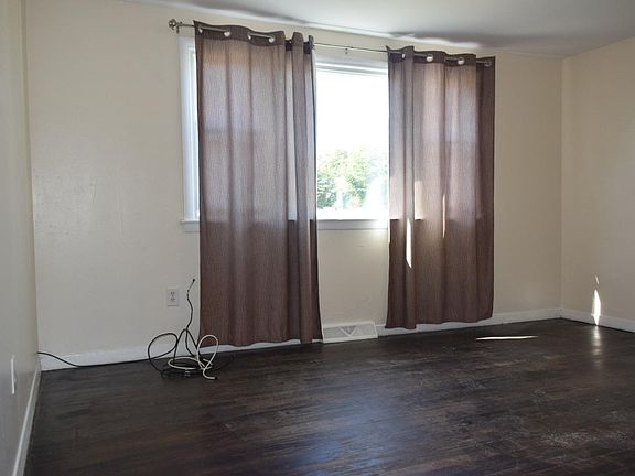 3rd image of 437 Midland Ave