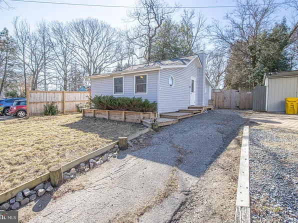 1724 Shore Dr, Edgewater, MD 21037