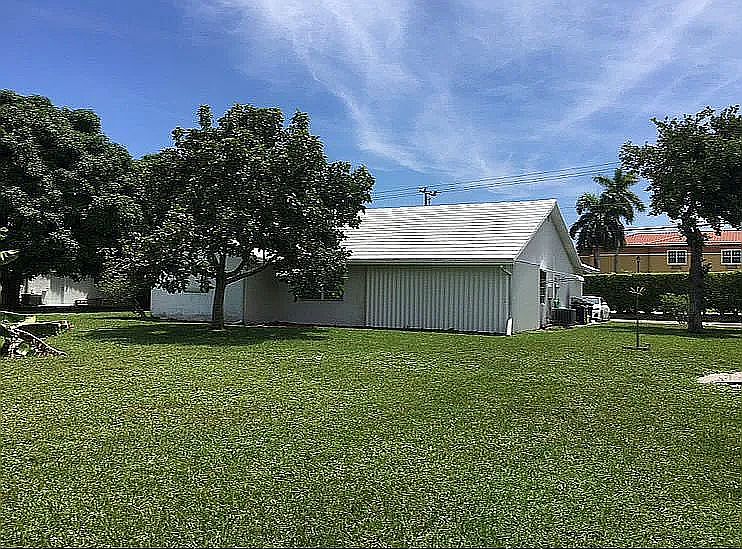2nd image of 2205 SW 22nd Way