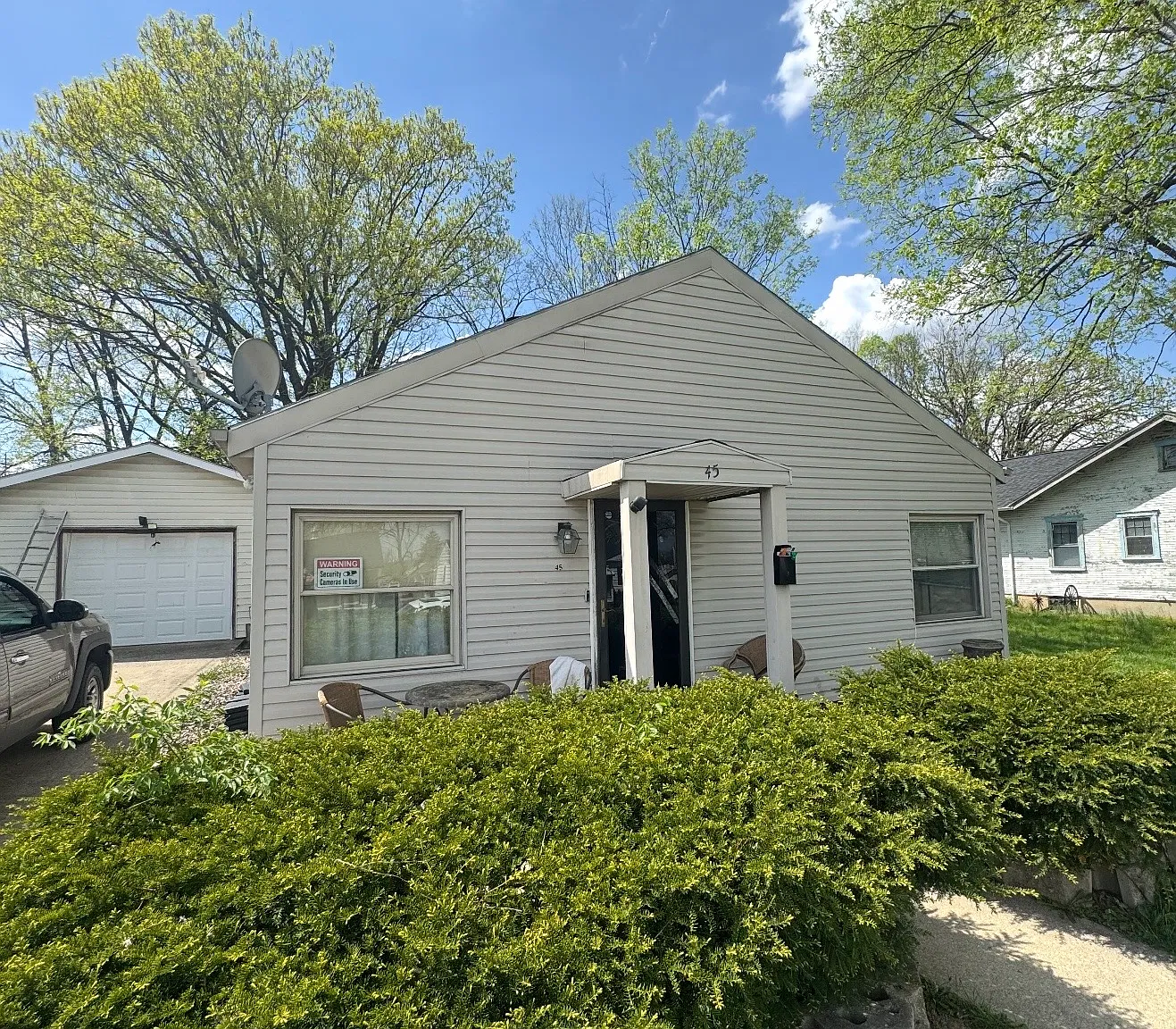 2 bed, 747 sqft, $1,000 — Photo 1