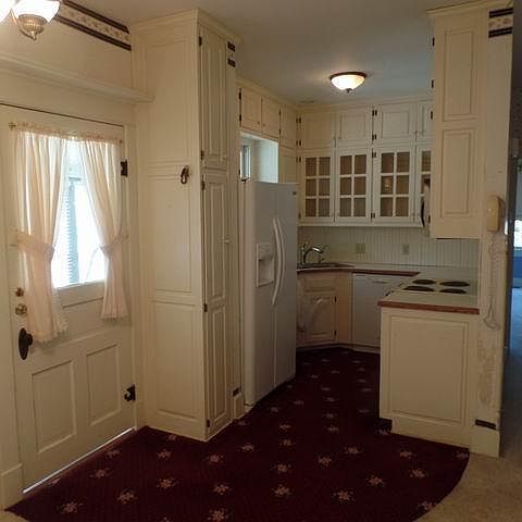 1st image of 225 Mulberry St
