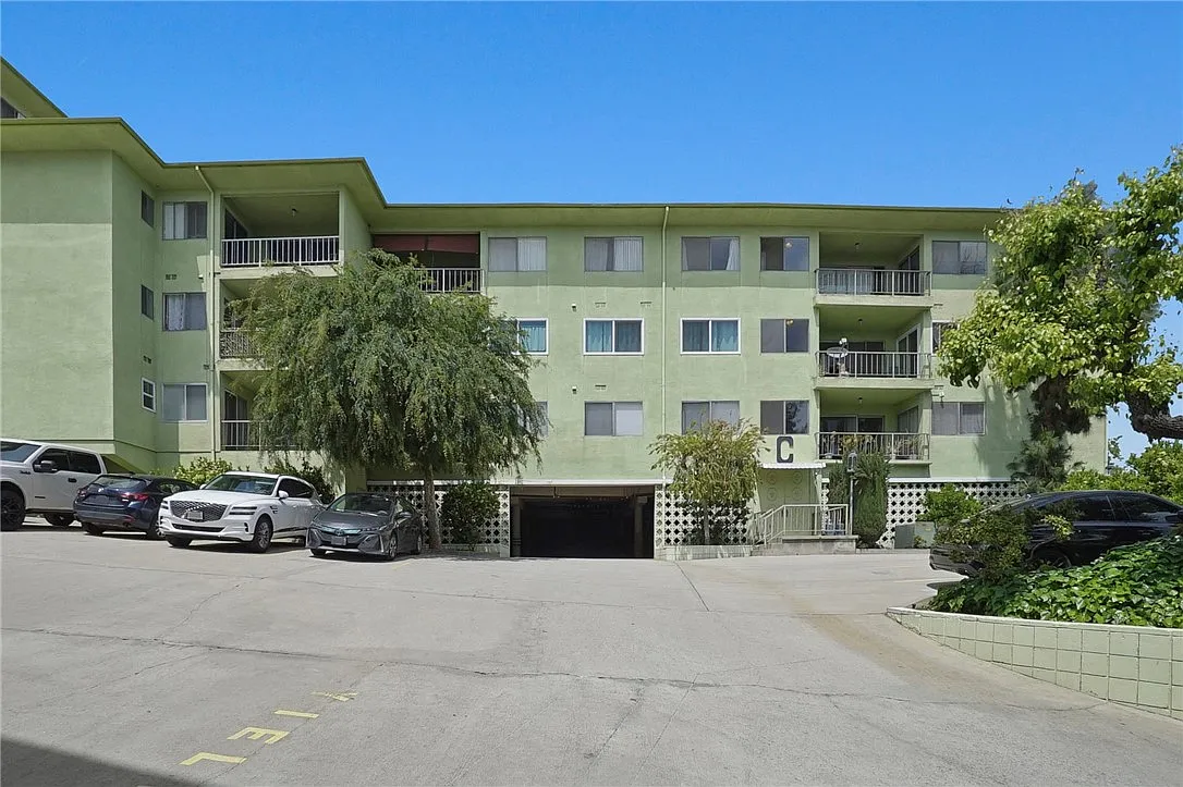 1301 S Atlantic Blvd APT 435 photo 1