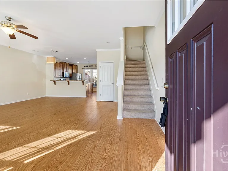 116 Ventura Pl — Photo 4