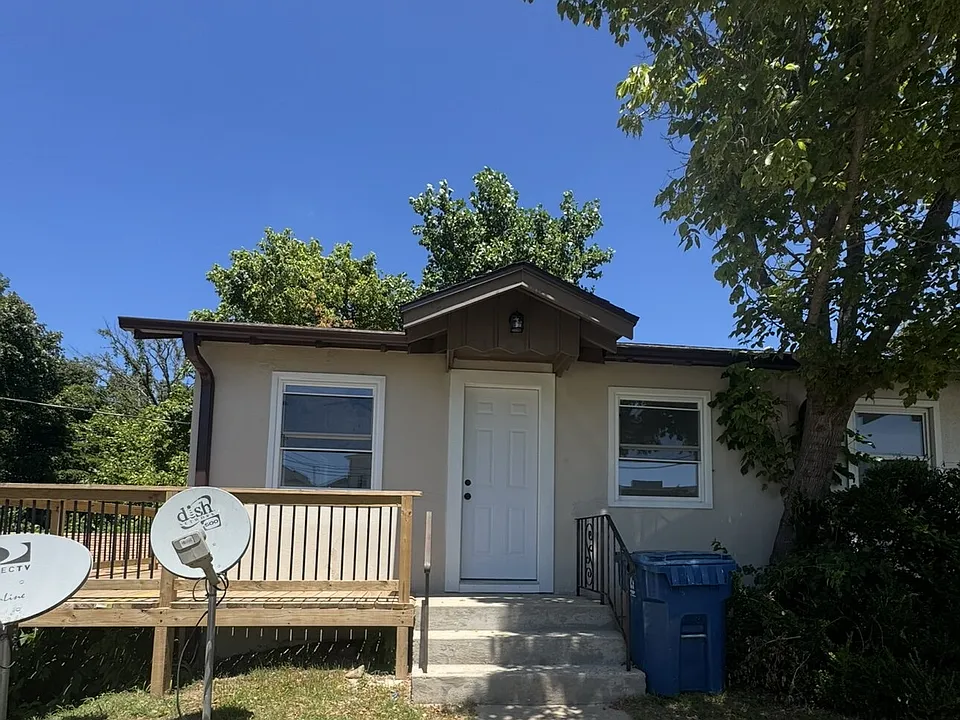271B Shadowrock Dr