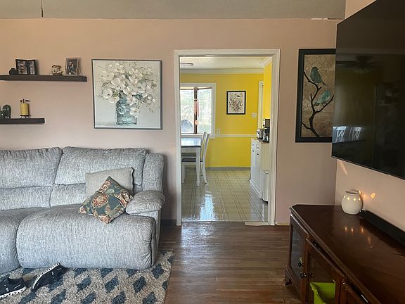 4th image of 4822 Cherry Blossom Ln