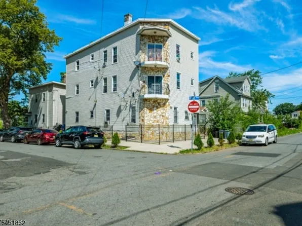 369 21St St, Irvington Twp., NJ 07111