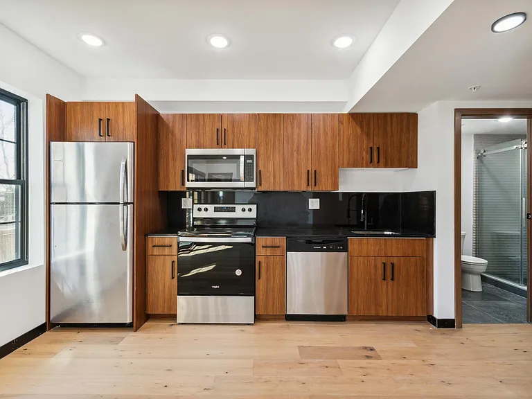 212 Church St #14 — Photo 4