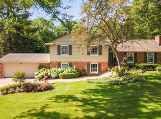 950 Satterlee Rd, Bloomfield Hills, MI 48304