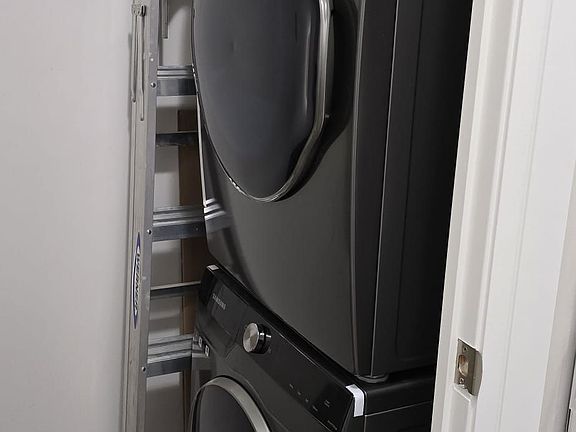5th image of 8228 Birchmount Rd #Penthouse 11
