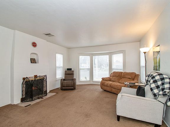 2nd image of 139 E McKinley Ave