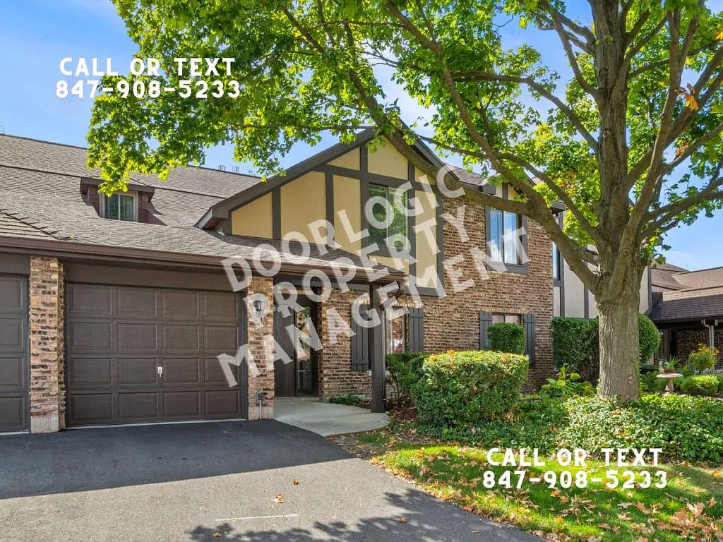 Building Photo - 890 Sheldon Ct #C