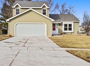 5512 Abbey Dr, McHenry, IL