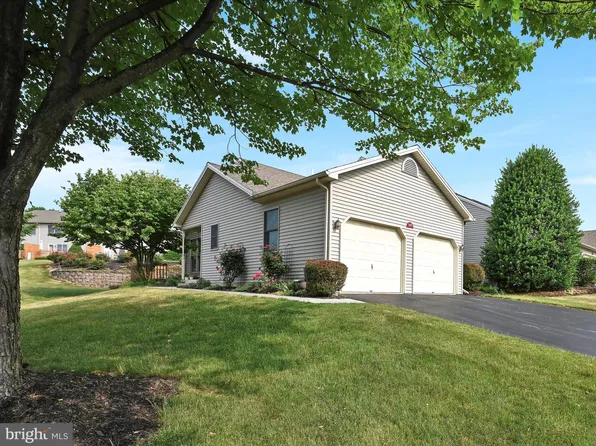 1489 Maplewood Dr, New Cumberland, PA 17070