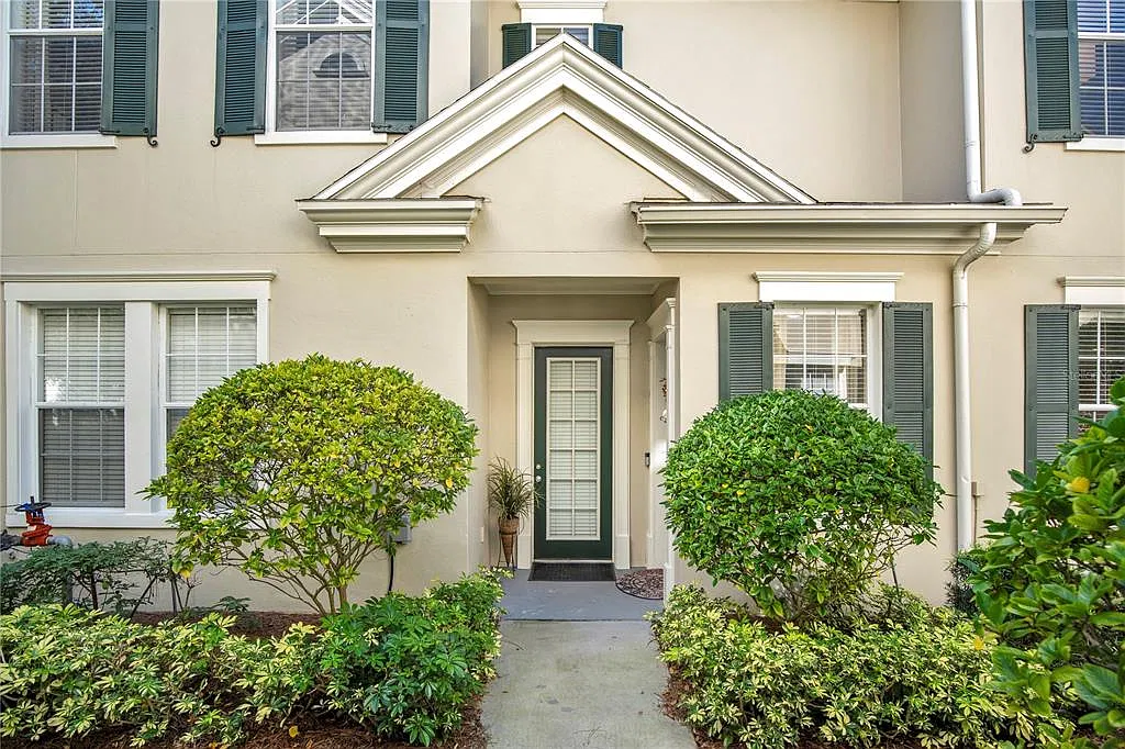 3 bed, 2.5 bath, 2100 sqft, $4,400 — Photo 2