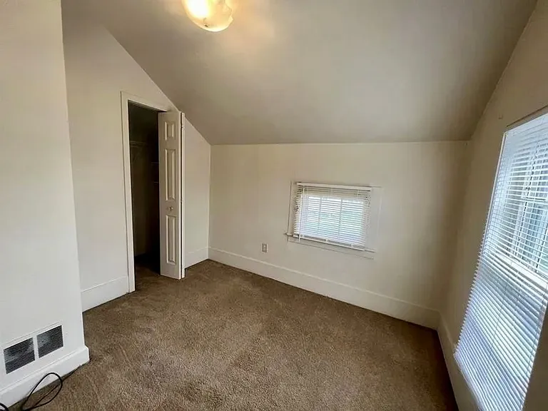 501 W Forest Ave — Photo 4