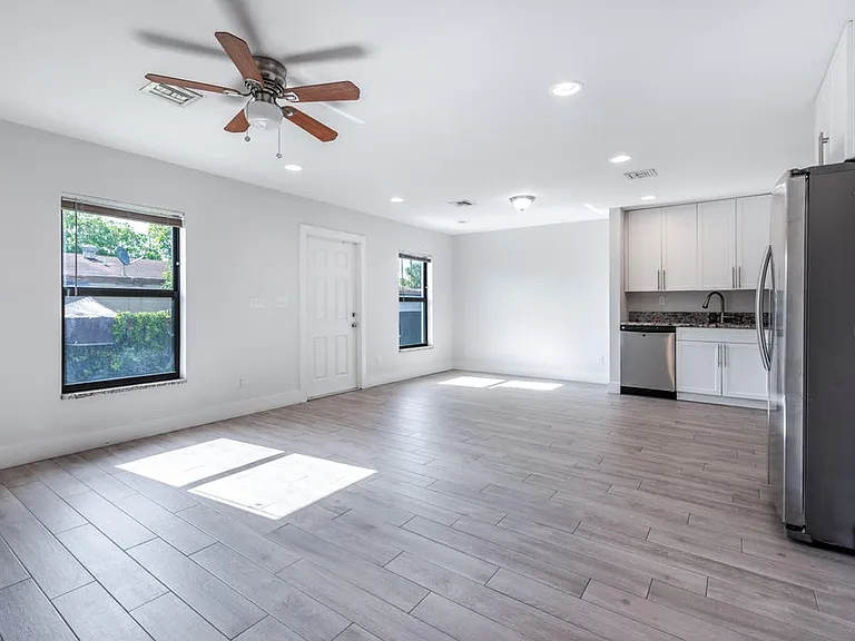 4743 Myla Ln — Photo 8