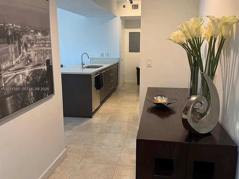 500 Brickell Ave #3105 — Photo 2