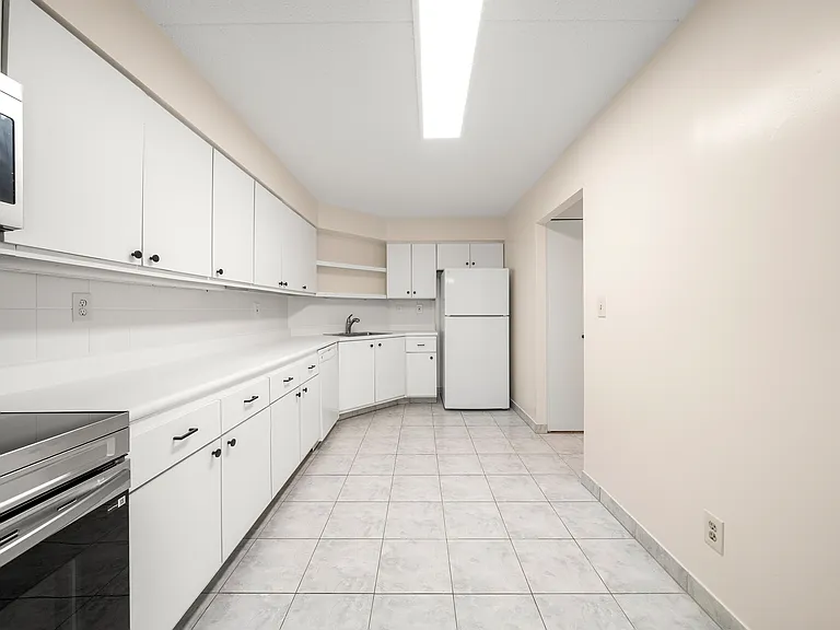 1077 River Rd #606 — Photo 7
