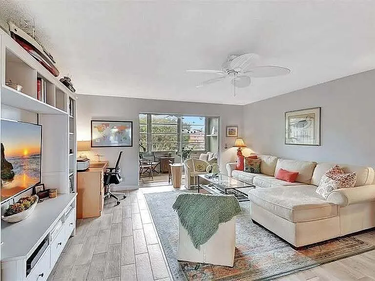 2 bed, 2.0 bath, 1153 sqft, $2,500 — Photo 2