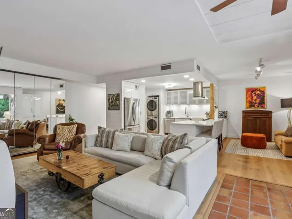 2632 Peachtree Rd NW #302B, Atlanta, GA 30305