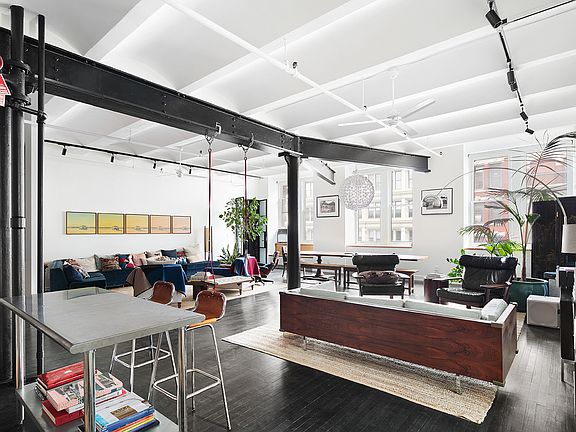 5th image of 439 Lafayette St APT 5