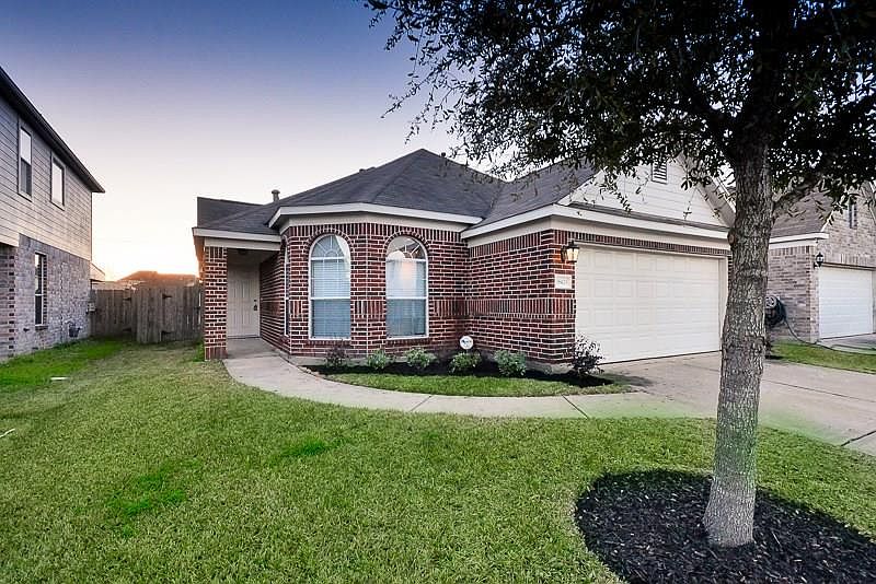 1st image of 18423 Fir Hollow Cir