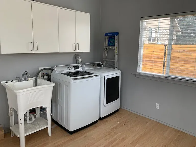 1221 E Crandall Ave #2 — Photo 15