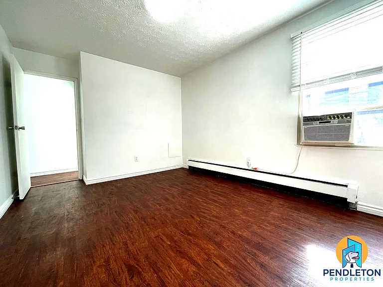 525 E 13th St #3 — Photo 8