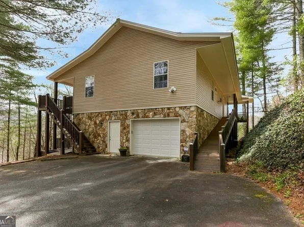 4115 Twiggs Dr, Hiawassee, GA 30546