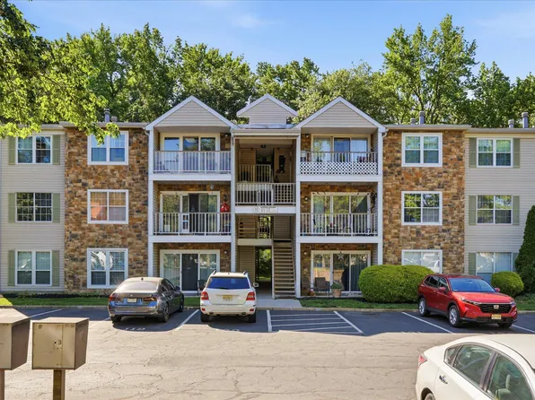 43 Aspen Ct, Hamilton, NJ 08619