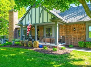 156 Sandhills Ln, Lake Orion, MI 48362