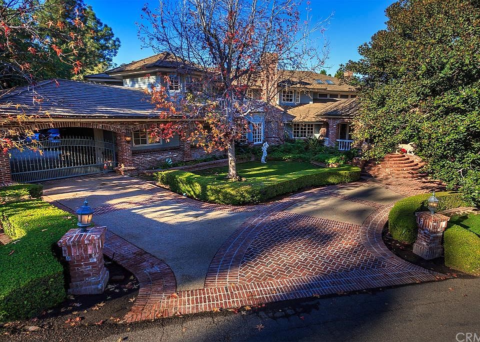 1st image of 553 S Peralta Hills Dr