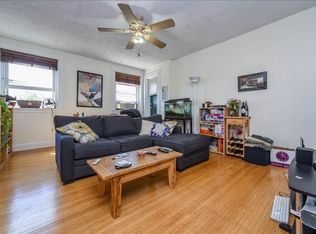 9 Regent Cir APT 3A, Brookline, MA 02445