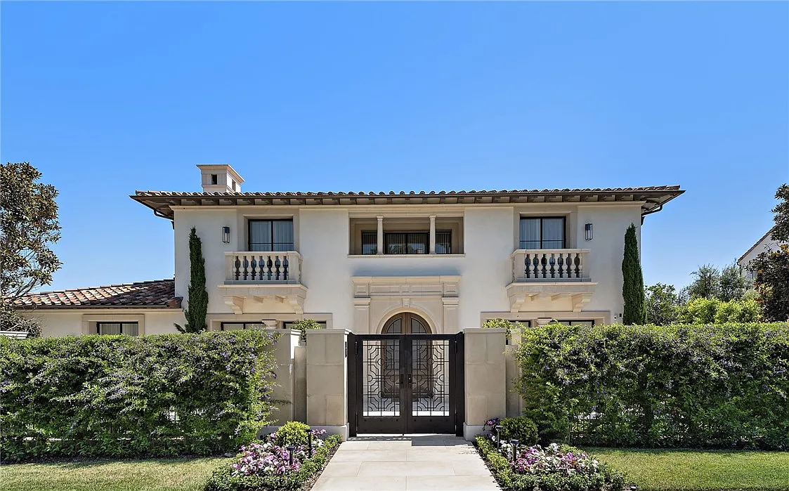 7 bed, 10.0 bath, 11199 sqft, $95,000 — Photo 2