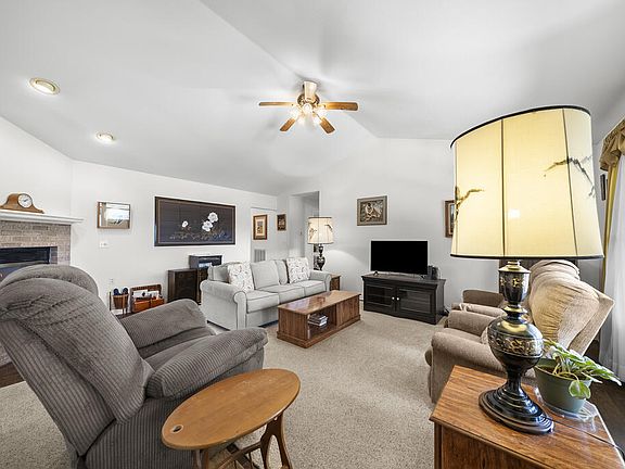 4th image of 791 Hunters Ln