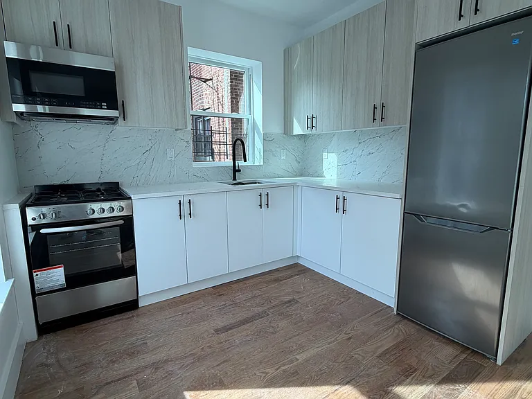 286 Hawthorne Ave #2 — Photo 9