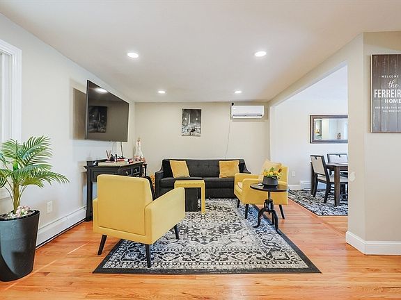 4th image of 158 Chester St