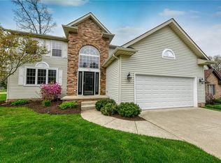 188 Hollythorn Dr, Akron, OH 44321