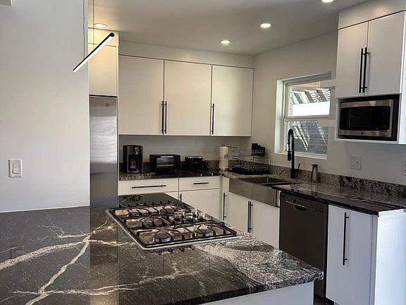 5th image of 350 Thunderbird Dr APT 14