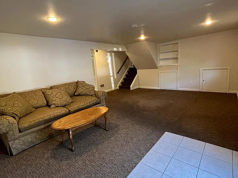 1213 Farmington Ln — Photo 18