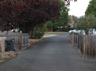 913 SW L St, Grants Pass, OR 97526