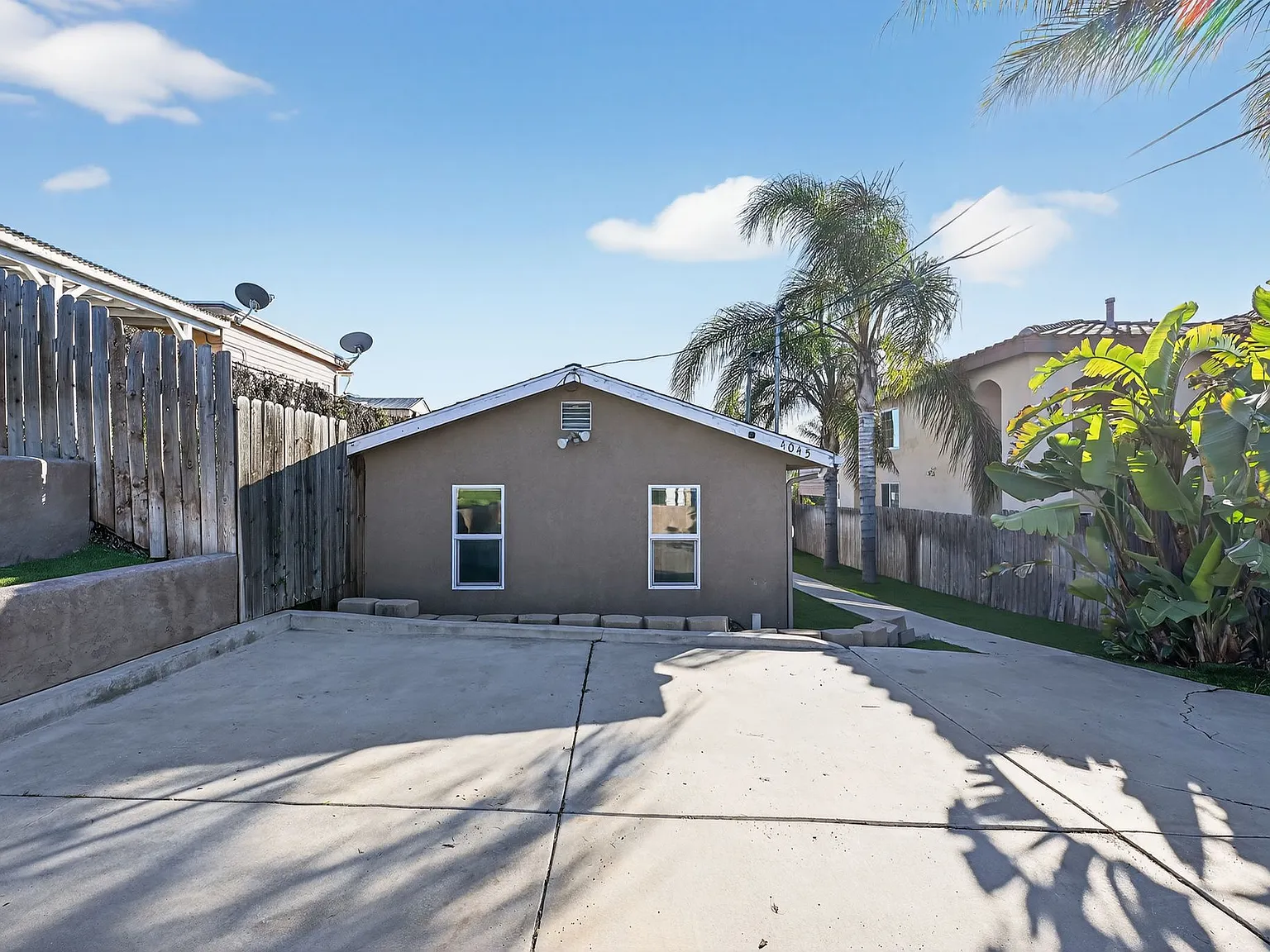 3 bed, 1176 sqft, $6,500 — Photo 2