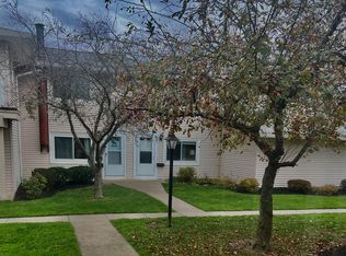 616 Eastbrooke Ln, Rochester, NY 14618