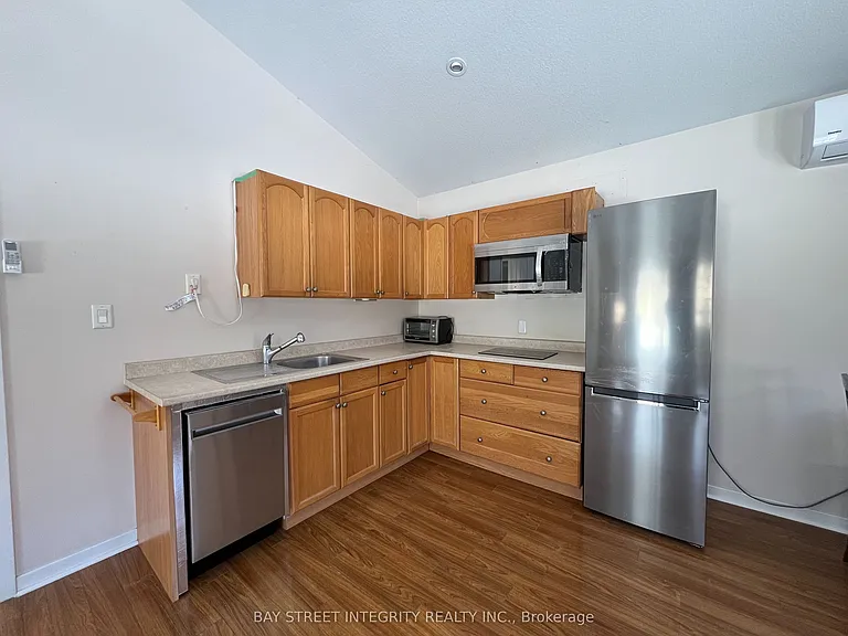 1339 Pinegrove Rd #2 — Photo 8