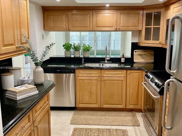 555 NE 15th St #26G — Photo 9