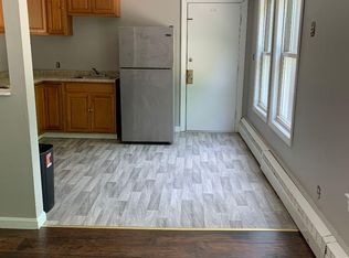 26 Elm St APT 2, Derry, NH 03038